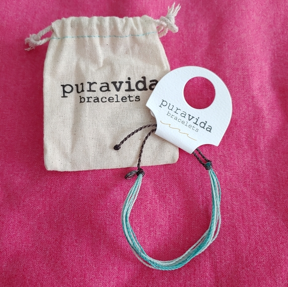 Pura Vida Jewelry - 🎆3/30 NWT RARE PURA VIDA Original green bracelet